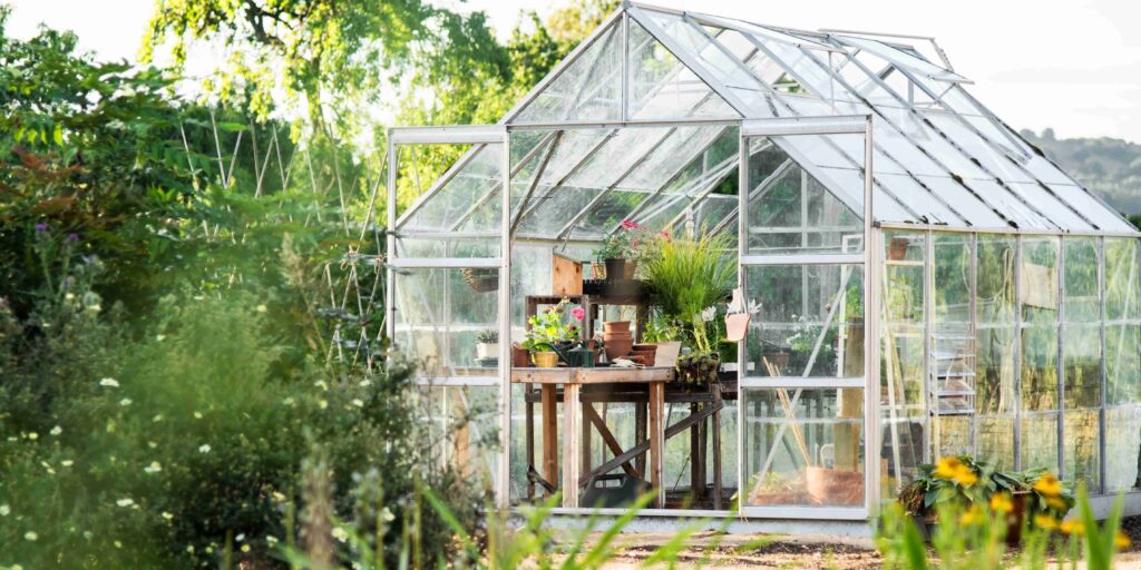 Key Benefits of Acrylic Over Glass for Modern UK Greenhouses