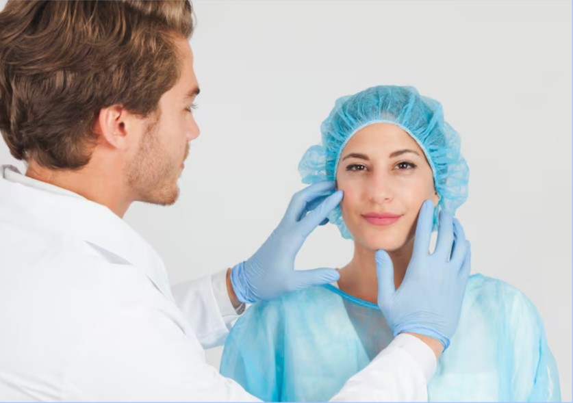 How to Choose a Specialist Surgeon for Plastic Surgery Today